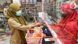 Kampanye #BangkitSerentak mengajak masyarakat Indonesia menjadi pahlawan ekonomi lokal, dengan terus berbelanja di toko kelontong SRC. SRC Indonesia yang memiliki 140 ribu jaringan toko di Indonesia, berharap dapat memberikan dampak nyata untuk mendorong pemulihan ekonomi. (Liputan6.com/HO/SRC)