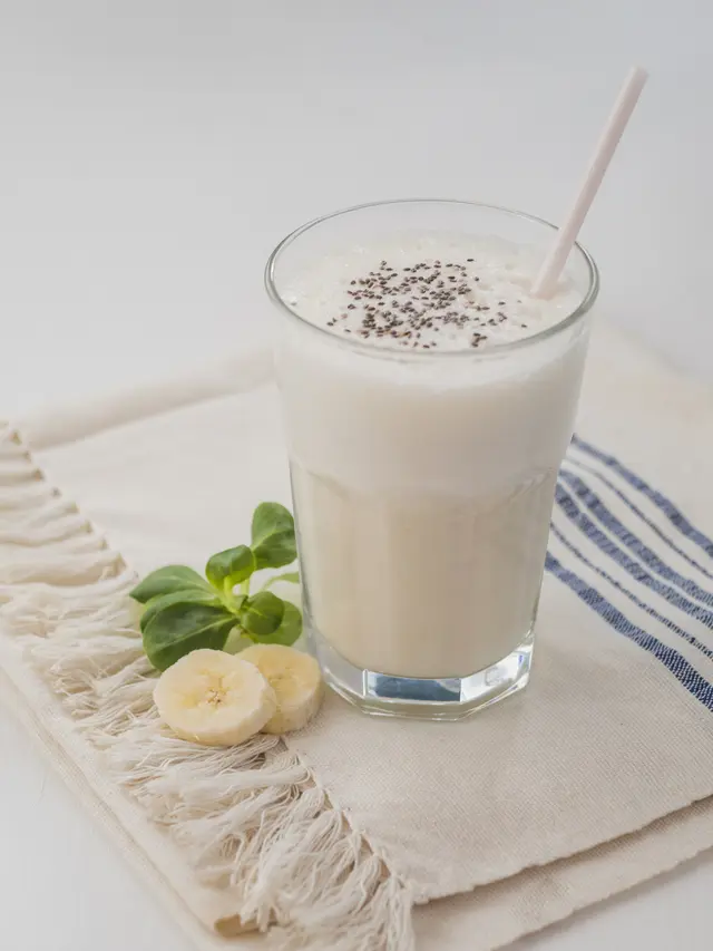 Ilustrasi Smoothie Kacang Hijau dan Pisang