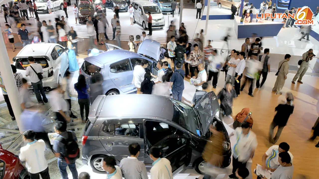 penjualan-mobil-130924c.jpg