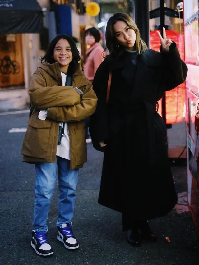 Adu Gaya Kompak Rossa dan Bunga Citra Lestari Liburan Bareng Putra Gantengnya