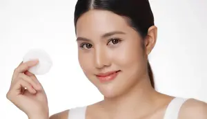 Bantu Angkat Sel Kulit Mati di Wajah, Kenali Manfaat Exfoliating Pad dalam Skin Care Rutin dan Rekomendasi Produknya