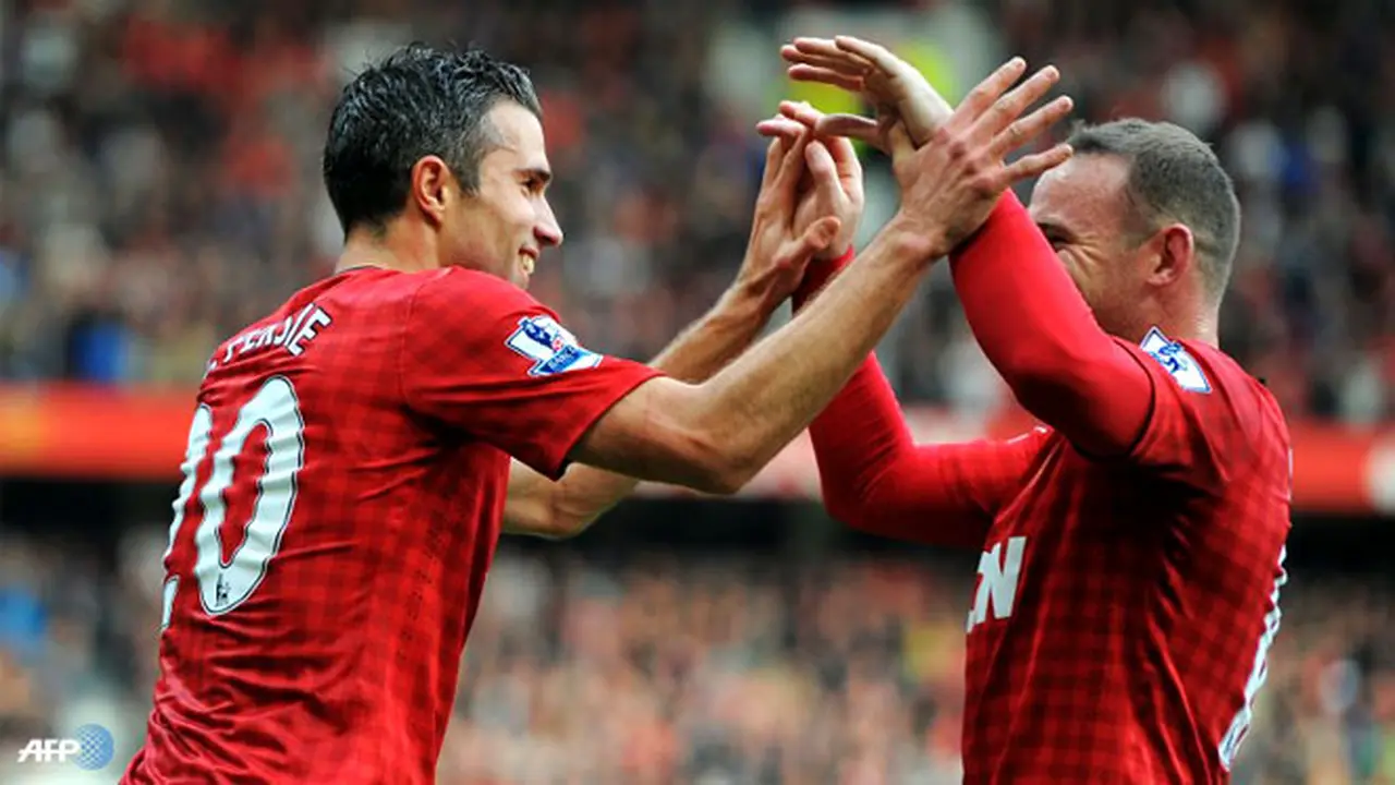 rooney-van-persie-130812b.jpg