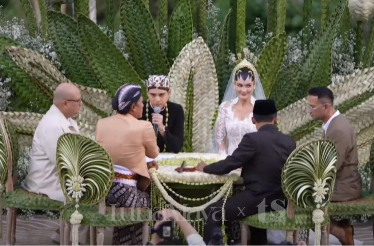 Potret Tegang Wajah Luna Maya dan Maxime Bouttier saat Ijab Qabul, Sampai Tarik Napas Panjang Berkali-kali
