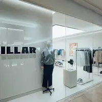 Didirikan pada 2022, PILLAR berkembang sebagai rumah bagi talenta mode dari dalam dan luar negeri yang menjunjung tinggi kreativitas. [Dok/PILLAR]