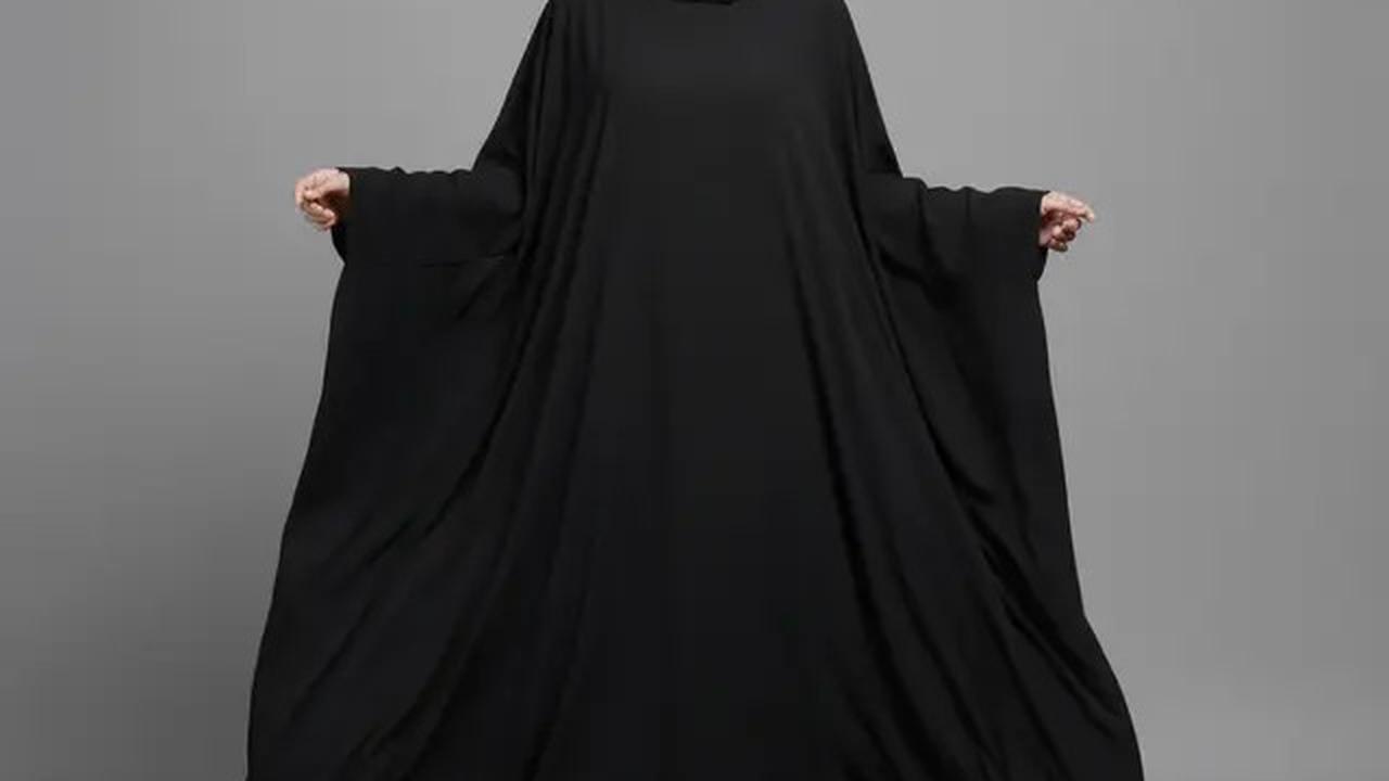 7 Model Gamis Abaya Hitam Polos, Inspirasi Tampilan Elegan dan Minimalis