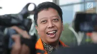 Mantan Ketua Umum PPP Muhammad Romahurmuziy alias Rommy tiba untuk menjalani pemeriksaan di Gedung KPK, Jakarta, Rabu (12/6/2019). Pemeriksaan Rommy dilakukan usai pembantarannya dicabut dari RS Polri Kramat Jati. (merdeka.com/Dwi Narwoko)