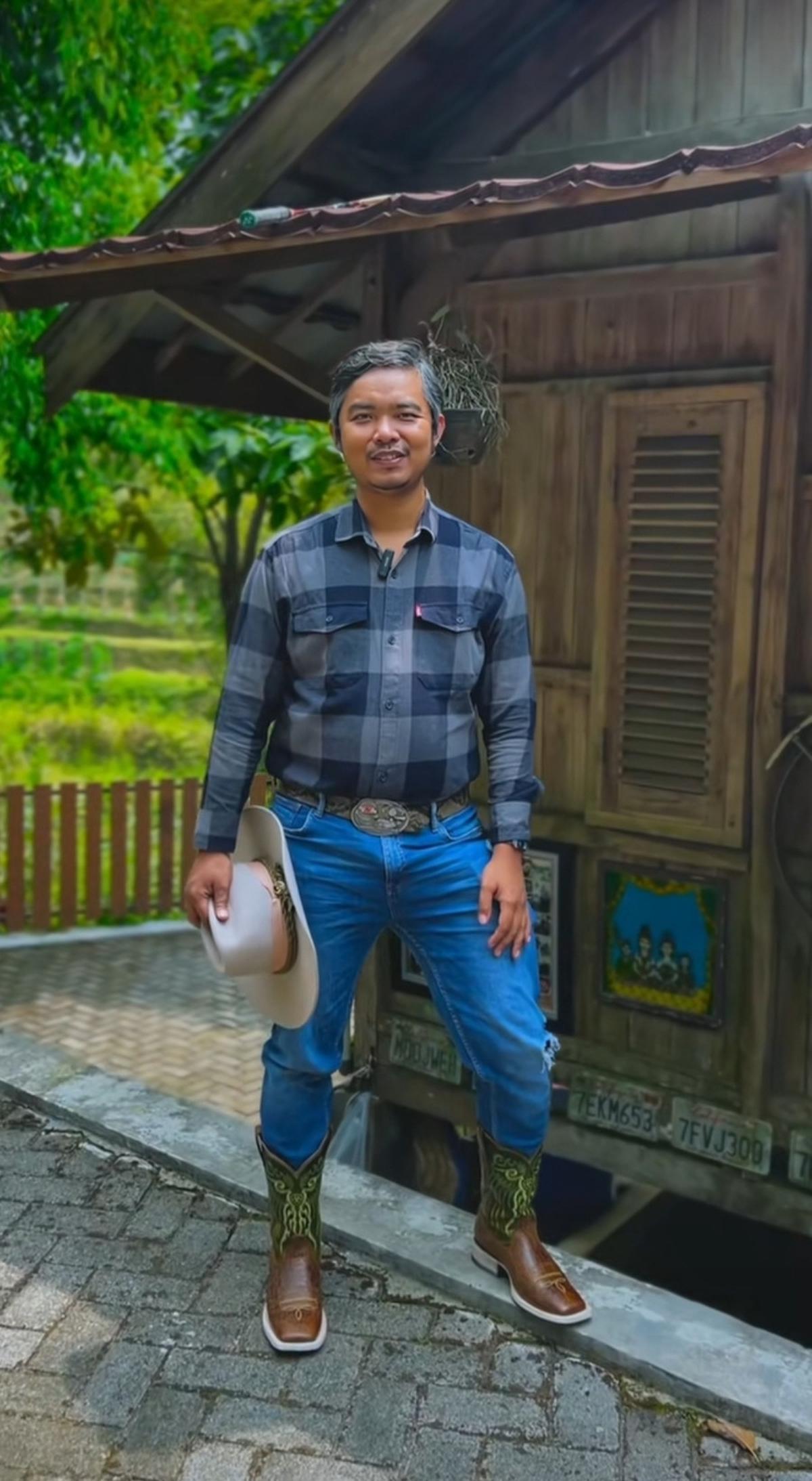 6 Potret Rumah Dodit Mulyanto di Hutan, Punya Lahan Luas dan Asri - Dikelilingi Pohon Pinus