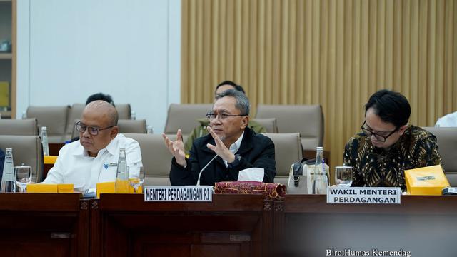 Menteri Perdagangan Zulkifli Hasan  Rapat Kerja (Raker) bersama Komisi VI DPR RI di Jakarta, pada Senin (4/9/2023). (Dok Kemendag)