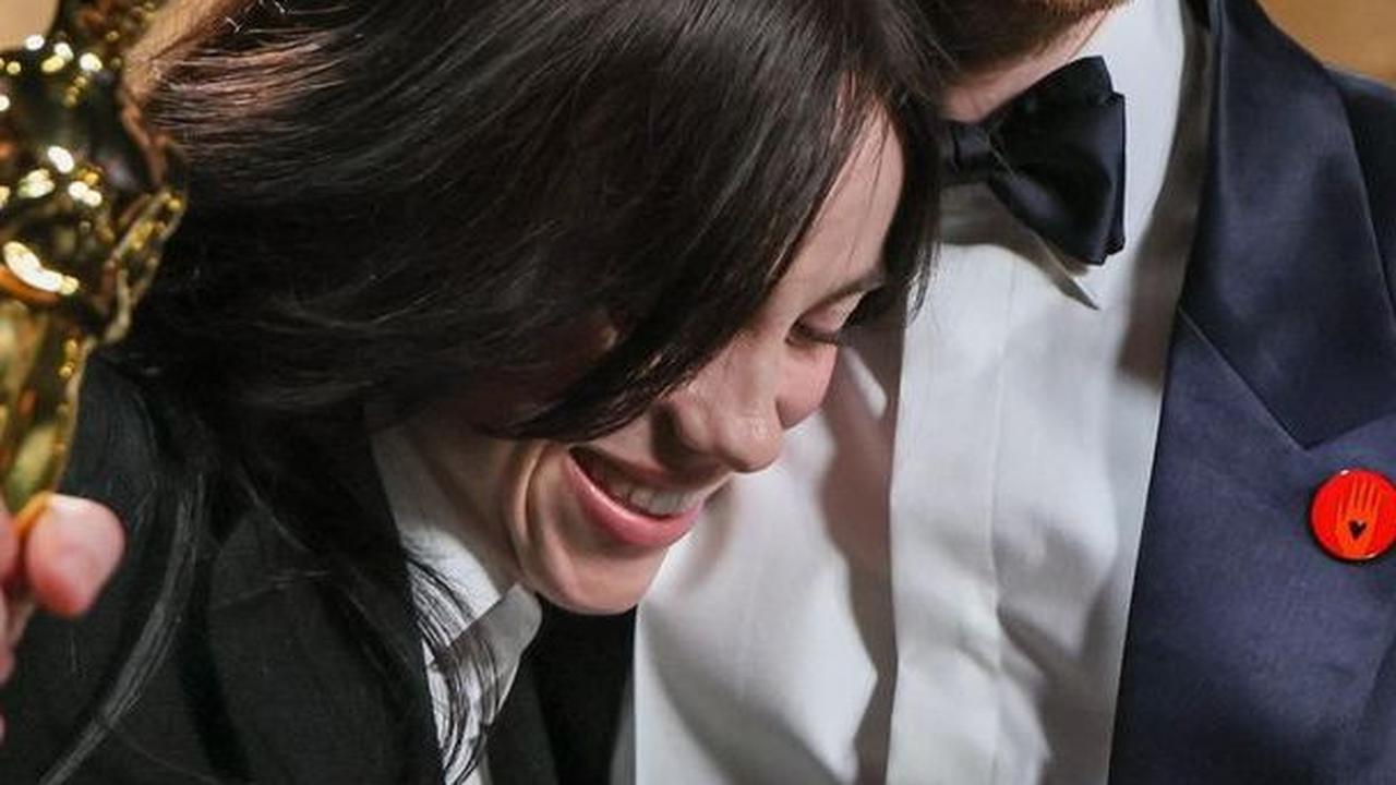 Mendapatkan Empat Penghargaan Grammy Utama di Usia Muda <br>