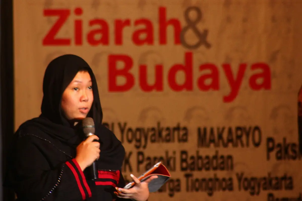 Menutup Akhir Tahun 2016, Inayah Gus Dur Bikin Puisi Lucu