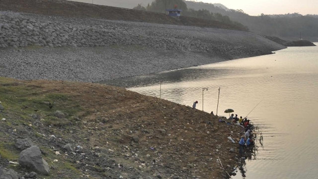 Dilanda kemarau, Waduk Wadas Lintang mengering drastis