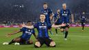 Inter Milan sukses menyabet trofi Coppa Italia usai mengalahkan Juventus di laga final yang berlangsung di Stadion Olimpico, Kamis (12/5/2022) dini hari WIB. Berikut ini 5 penampil terbaik Nerazzurri di laga tersebut. (LaPresse via AP/Alfredo Falcone)