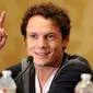 Anton Yelchin dilahirkan di Saint Petersburg, Rusia, dari pasangan Irina dan Viktor Yelchin. Pasangan atlet ice skating tersebut kemudian pindah ke Amerika Serikat pada 1989 saat Yelchin masih bayi. (Michael Buckner/GETTY IMAGES NORTH AMERICA/AFP)