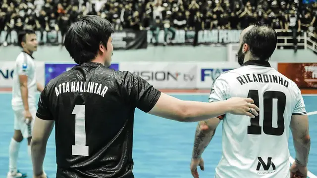 Atta Halilintar bersama timnya, Pendekar United.