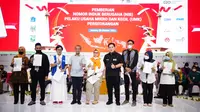 Menteri Investasi/Kepala BKPM Bahlil Lahadalia&nbsp;saat memberikan NIB kepada 550 pelaku UMK perseorangan dari wilayah Jakarta Pusat dan Jakarta Selatan, Kamis (20/10/2022)