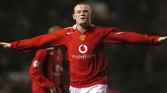 Menjalani debut sebagai peman baru di Manchester United tentu bukan perkara yang mudah. Ekspektasi dari para fans kadang malah menjadi beban. Namun 8 pemain berikut mampu menjawab ekspektasi tersebut dengan gol yang dilesakkan. Yuk simak siapa saja mereka. (AFP/Oli Scarff)