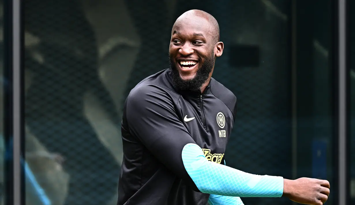 Namun, Nerazzurri kemudian batal untuk merekrut Lukaku secara permanen karena sang pemain ketahuan melakukan negosiasi dengan Juventus. (GABRIEL BOUYS / AFP)