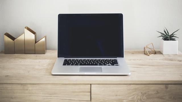 Ilustrasi laptop macOS
