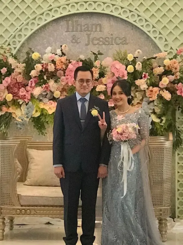 7 Pesona Cantik Jessica Anastasya ‘Si Eneng’ Berbalut Kebaya hingga Gaun Saat Menikah