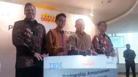 Penandatanganan kerjasama antara IBM dan Indosat Ooredoo melalui anak perusahaannya Lintasarta di Gedung Indosat, Jakarta, Jumat (11/3/2016). Liputan6.com/Agustin Setyo Wardani