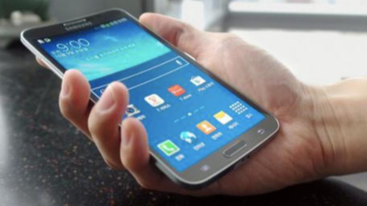 <b>Samsung Galaxy Round</b>