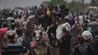 Badan Perserikatan Bangsa Bangsa untuk Pengungsi Palestina (UNRWA) melaporkan bahwa warga sipil di Jalur Gaza menjadi sasaran serangan pasukan Israel saat berupaya mendapatkan makanan di pusat distribusi bantuan Rafah. (AP Photo/Abdel Kareem Hana)