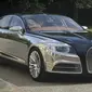 Sedan ini gabungan dari kemewahan Rolls Royce Phantom dengan performa khas Bugatti.