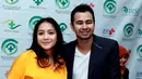 Nagita Slavina dan Raffi Ahmad tampak bahagia telah menjadi orangtua dari buah hati pertama mereka yang lahir hampir sepekan lalu. (Wimbarsana/Bintang.com)