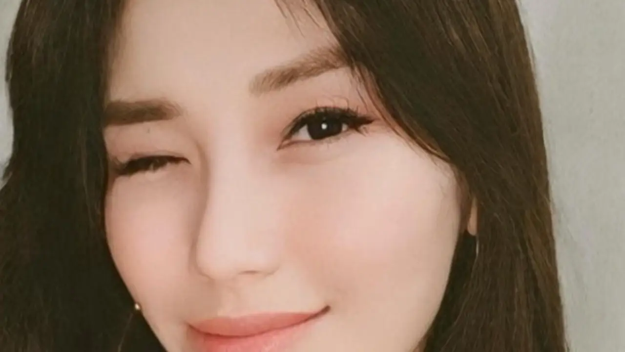 Potret Ayu Ting Ting (Sumber: Instagram/ayutingting92)