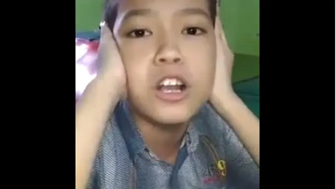 Mengumandangkan Azan, Bocah Autis Bikin Netizen Nangis