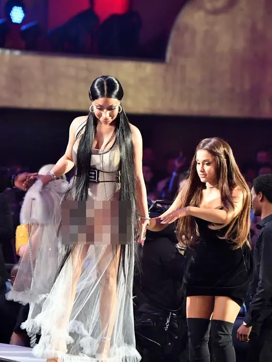 Sudah berkolaborasi dalam musik, sepertinya kedua musisi ini terus melanjutkan persahabatan mereka. (GETTY IMAGESJEFF KRAVITZ/Cosmopolitan)