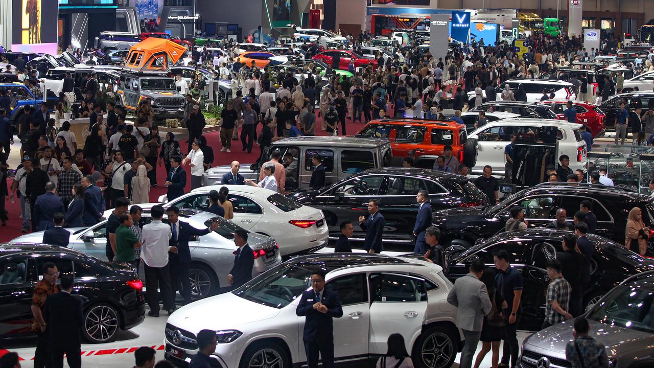 FOTO: Weekend Seru di GIIAS 2025: Teknologi Otomotif Terkini Diserbu Warga