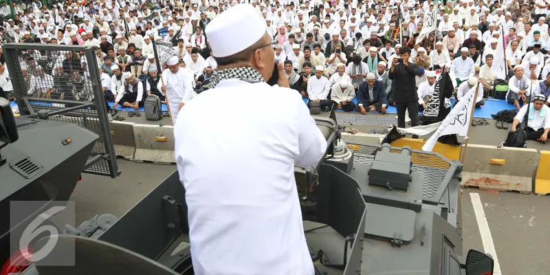 20161104- Salat Jumat dengan Penjagaan Ketat di Medan Merdeka Barat-Jakarta-Faizal Fanani-0