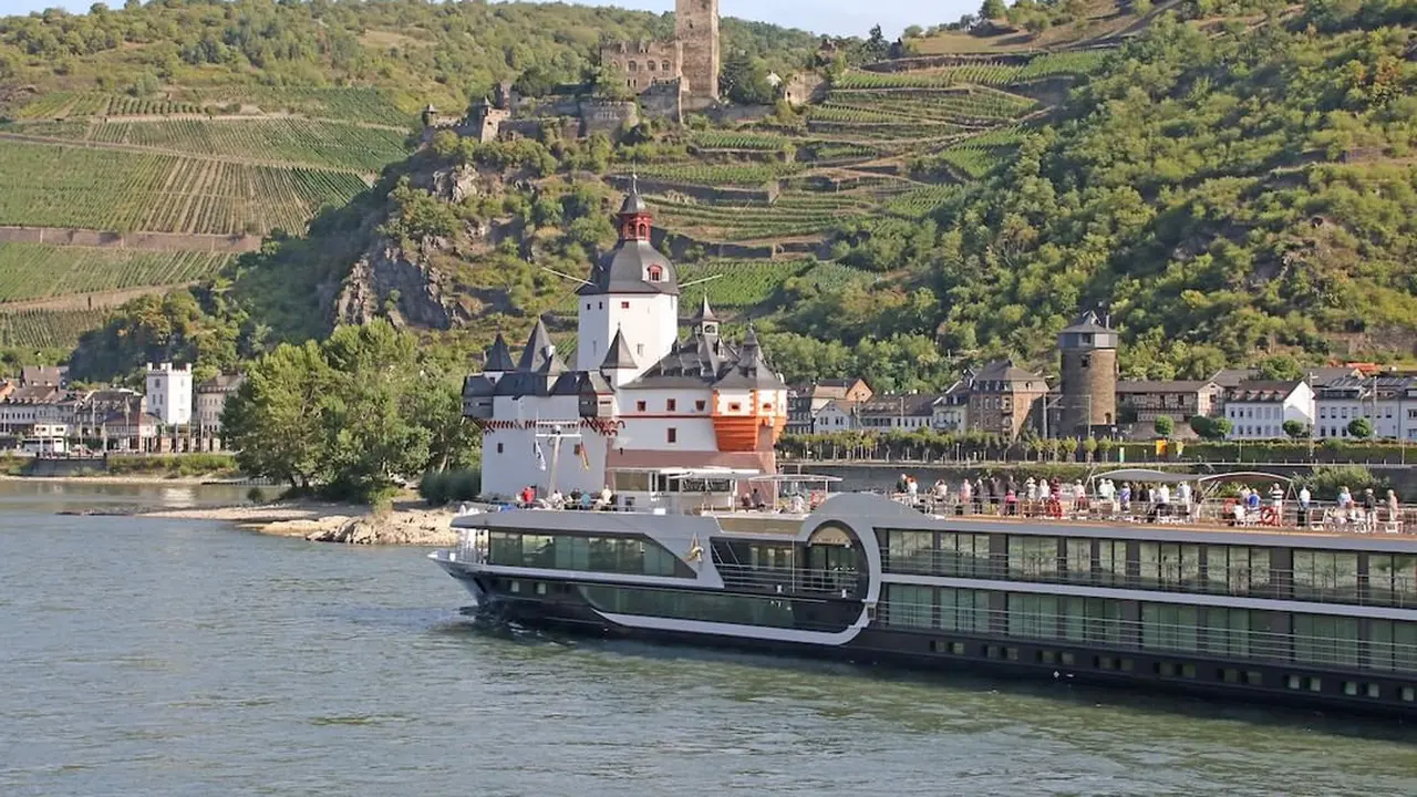 Kapal Pesiar Avalon Waterways