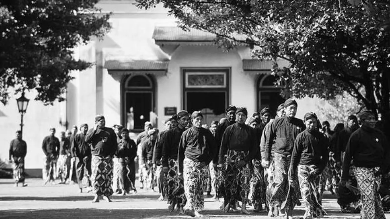 [Bintang] Protes Sabda Raja Yogyakarta