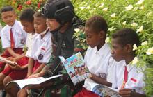 Momen Gemas Siswa SD di Papua Menangis hingga Ingin Pulang, Ternyata Ini Alasannya Bikin Haru