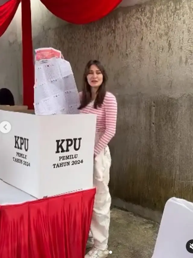 Luna Maya Nyoblos Pemilu 2024