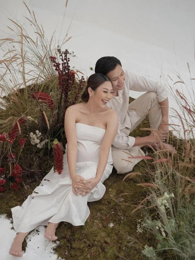 Maternity Shoot Winona Willy, Adik Nikita Willy yang Sederhana dengan Serba Putih Sukses Pancarkan Aura Keibuan