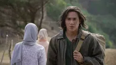 Industri film Indonesia terus melahirkan benih-benih box office. Terbaru, film Qodrat karya sutradara Charles Gozali yang menempatkan Vino G Bastian dan Marsha Timothy sebagai pemeran utama. Dalam film yang meraih 100 ribuan penonton pada hari pertama peredaran, sang aktor memerankan Qodrat, ustaz ahli rukiah alias menyembuhkan orang yang kerasukan setan. (Foto: Dok. Magma Entertainment/ Rapi Films)