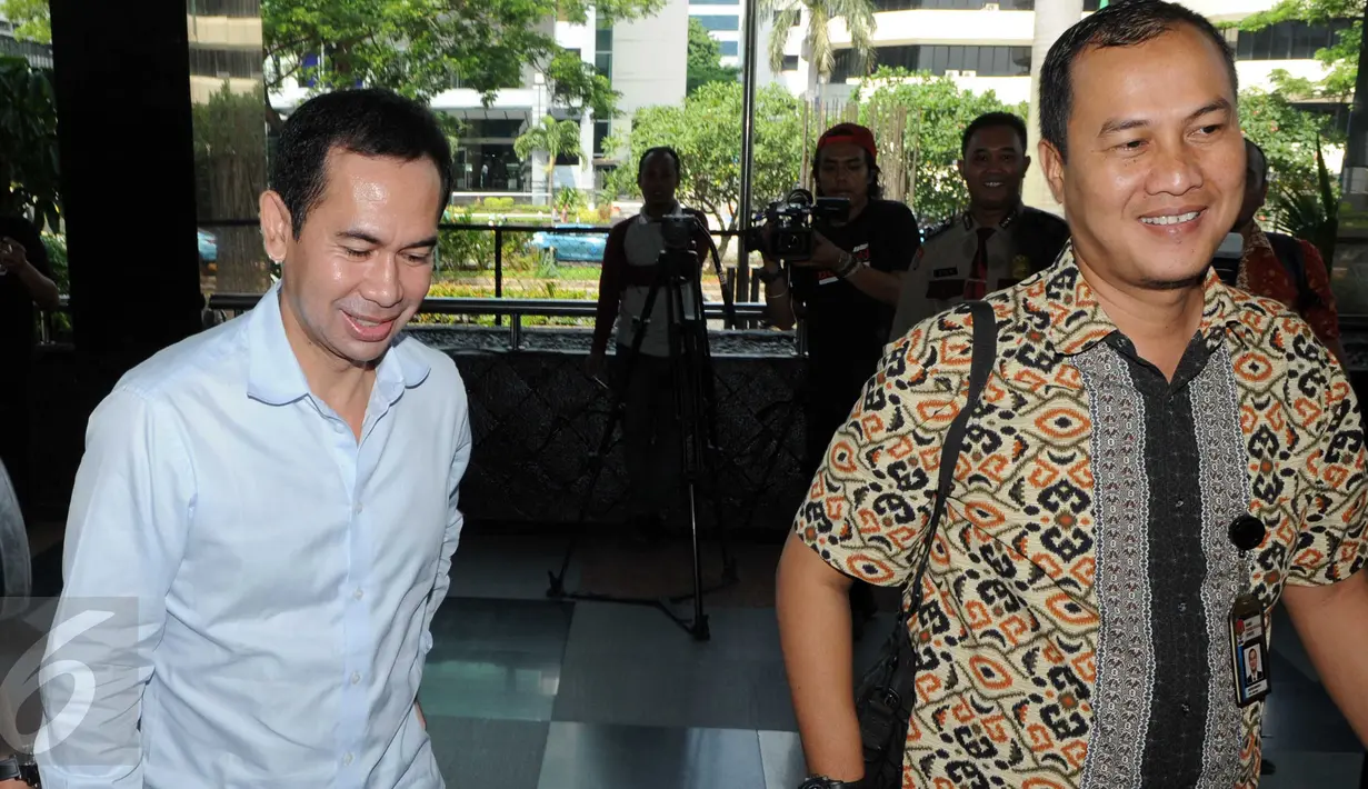 Terpidana kasus suap sengketa Pilkada Lebak Banten, Tubagus Chaeri Wardhana alias Wawan saat tiba di Gedung KPK, Jakarta, Jumat (29/1). Wawan diperiksa sebagai tersangka kasus dugaan korupsi Tindak Pidana Pencucian Uang (TPPU). (Liputan6.com/Helmi Afandi)