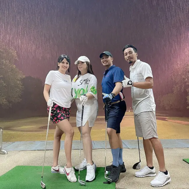 Momen Liburan Vanessa Angel dan Suami di Bali. (Sumber: Instagram/vanessaangelofficial)