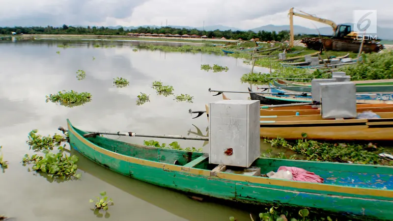 Kotak Suara Jadi Penutup Mesin Perahu Nelayan Danau Limboto