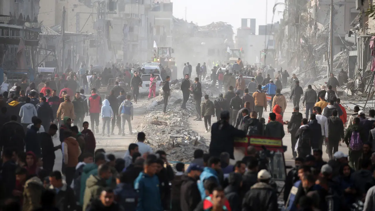Sambut Kesepakatan Gencatan Senjata, Ribuan Warga Palestina Kembali ke Rafah