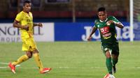 Evan Dimas saat melawan Sriwijaya FC pada pekan keempat TSC 2016 (22/5/2016). (Bola.com/Fahrizal Arnas)