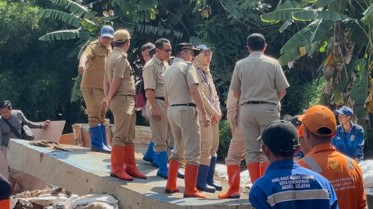 Cerita Warga Jati Padang Jaksel saat Tanggul Baswedan Jebol: Warung Habis, Motor Hanyut