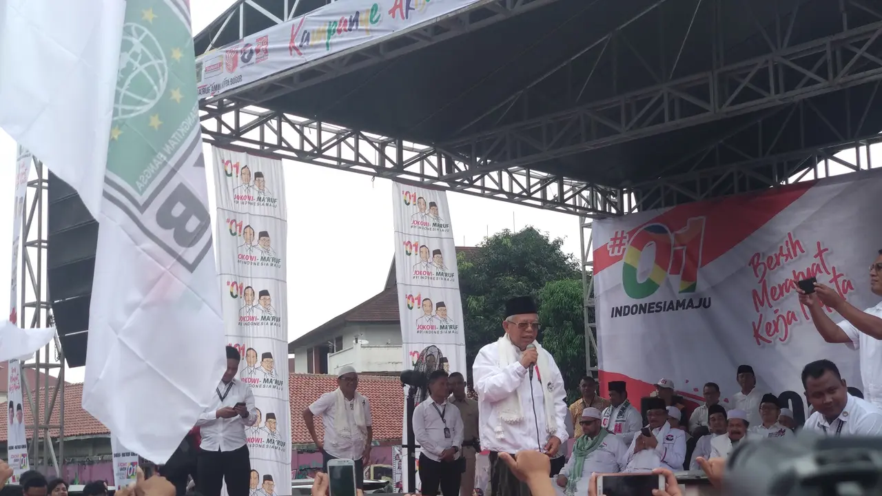 Kampanye di Bogor, Ma'ruf Amin Pakai Hoodie dan Sarung