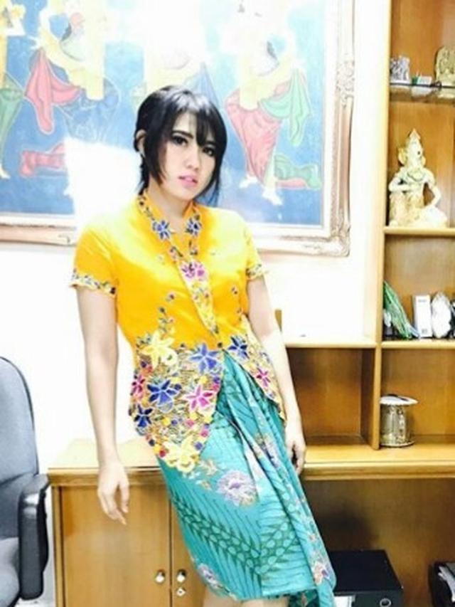 6 Gaya Via Vallen dalam Balutan Kebaya, Tampil Anggun