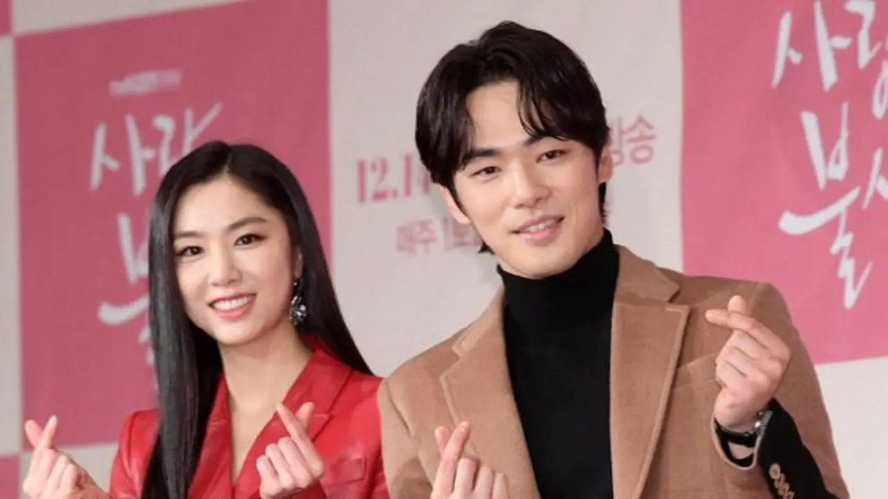Digosipkan Pacaran, Ini 6 Potret Kebersamaan Kim Jung Hyun dan Seo Ji Hye