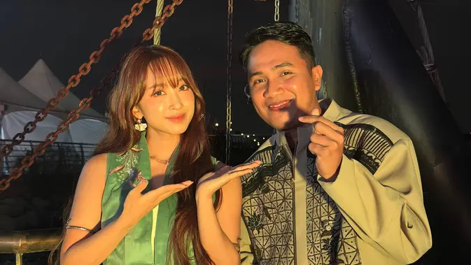 Momen Pertemuan Ridwan LIDA dan Dita Karang Secret Number di Negeri Ginseng