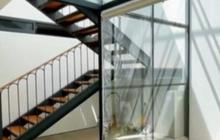 Desain Tangga Minimalis Besi yang Elegan dan Fungsional